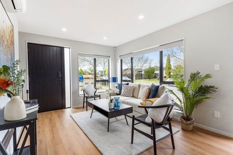 Photo of property in 43b Mirrabooka Avenue, Botany Downs, Auckland, 2010