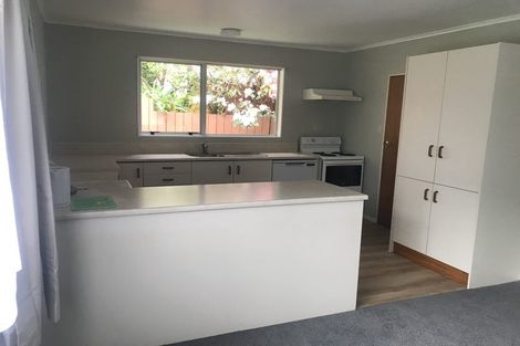 Photo of property in 3 Cyril Way, Paparangi, Wellington, 6037