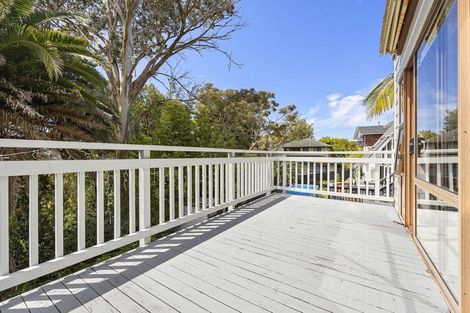 Photo of property in 3/1 Mulberry Place, Glenfield, Auckland, 0629