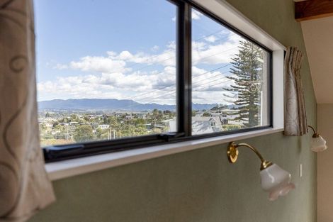 Photo of property in 87 Harbour View Road, Omokoroa, 3114