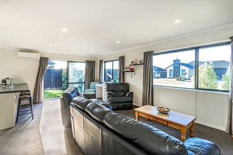 Photo of property in 61 Farnborough Way, Rolleston, 7615