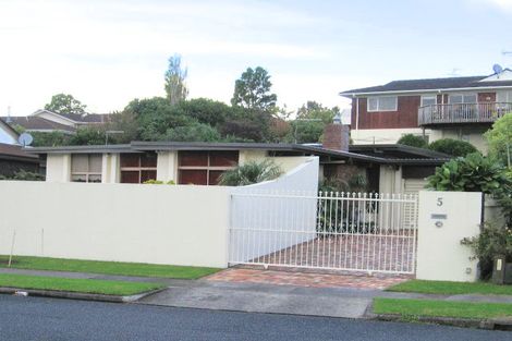 Photo of property in 5 Clovelly Road, Bucklands Beach, Auckland, 2012