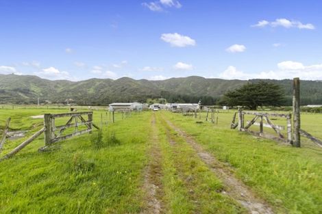 Photo of property in 104 Upper Fitzherbert Road, Wainuiomata, 5373
