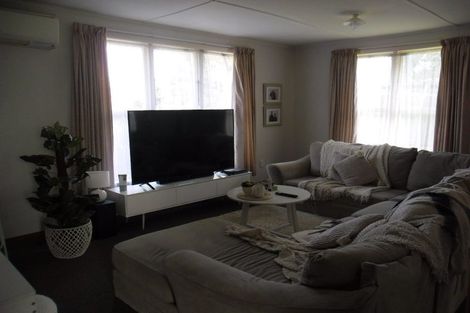 Photo of property in 52 Lipscombe Crescent, Havelock North, 4130