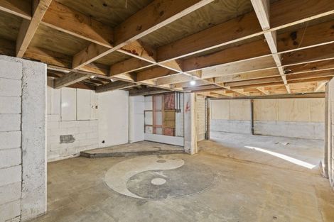Photo of property in 16 Bulteel Street, New Plymouth, 4310