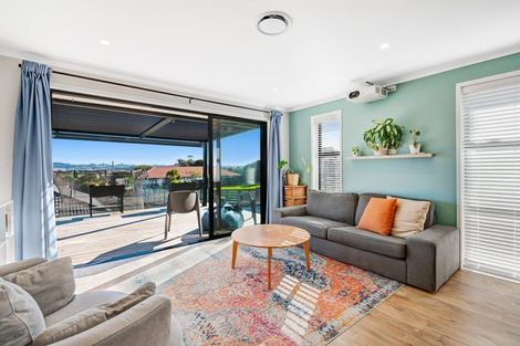 Photo of property in 11 St Julia Court, Helensville, 0800