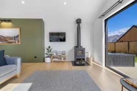 Photo of property in 52 Spur Ridge Rise, Jacks Point, 9371