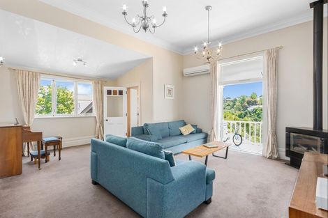 Photo of property in 21 May Avenue, Hospital Hill, Napier, 4110