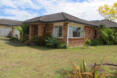 Photo of property in 12 Belcoo Crescent, East Tamaki, Auckland, 2013