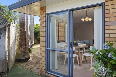 Photo of property in 16 Ranch Place, Pukekohe, 2120