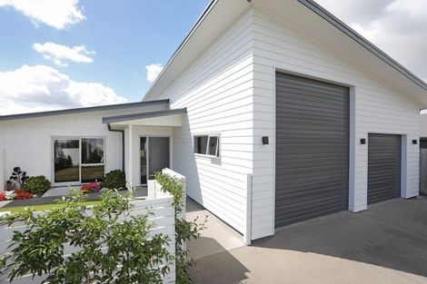 Photo of property in 25 Poplar Grove, Feilding, 4702