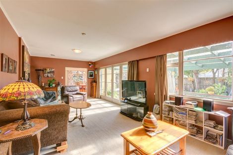 Photo of property in 33 Queens Avenue, Waikuku Beach, 7402