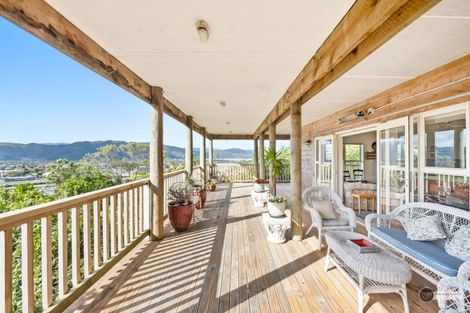 Photo of property in 11c Saint Johns Way, Normandale, Lower Hutt, 5010