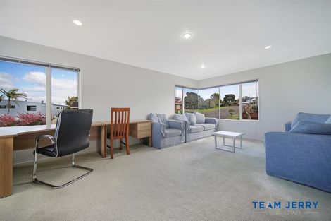 Photo of property in 2/9 Mccrystal Avenue, Bucklands Beach, Auckland, 2012