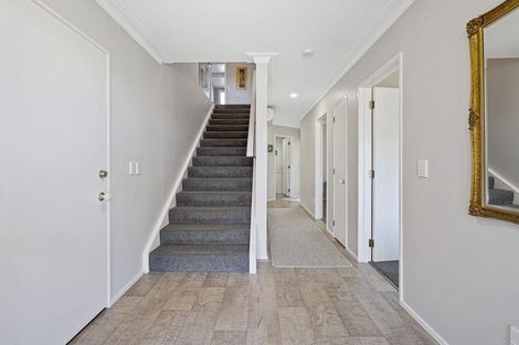 Photo of property in 2 Golders Place, Richmond Heights, Taupo, 3330