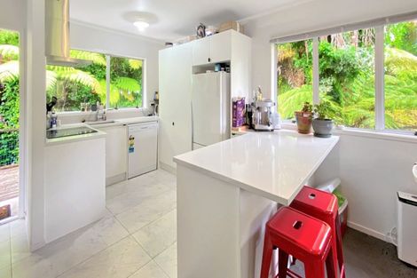 Photo of property in 27 Malters Place, Browns Bay, Auckland, 0630