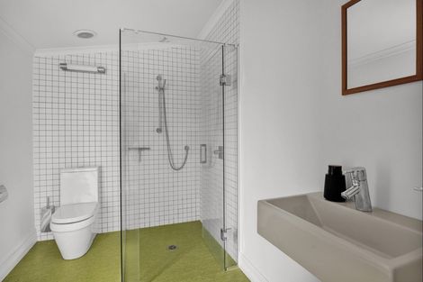 Photo of property in 77 Eliot Street, New Plymouth, 4310