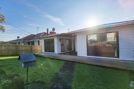 Photo of property in 15 Whittle Place, New Windsor, Auckland, 0600