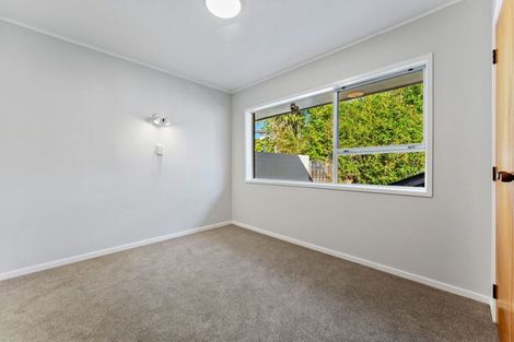Photo of property in 2/63 Ocean View Road, Hillcrest, Auckland, 0627