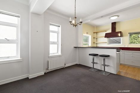 Photo of property in Anscombe Apartments, 212 Oriental Parade, Oriental Bay, Wellington, 6011