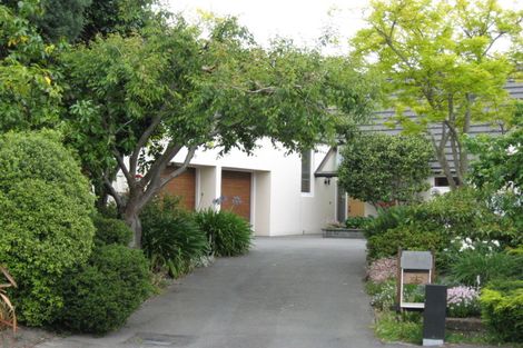 Photo of property in 25 Derenzy Place, Avonhead, Christchurch, 8042