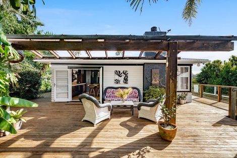 Photo of property in 23 Cliff Road, Torbay, Auckland, 0630