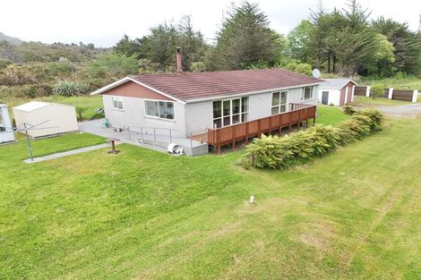 Photo of property in 16 Omapere Street, Dobson, Greymouth, 7805