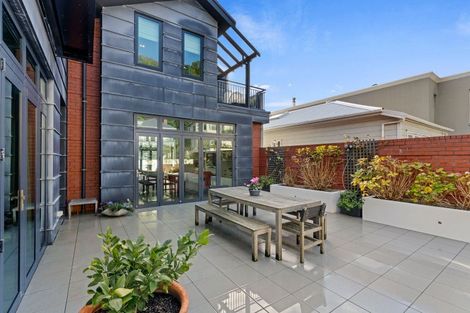 Photo of property in 286 Oriental Parade, Oriental Bay, Wellington, 6011