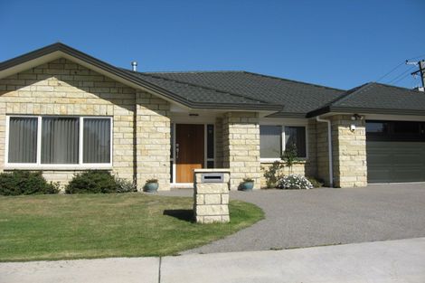 Photo of property in 2 Stella Court, Paraparaumu, 5032