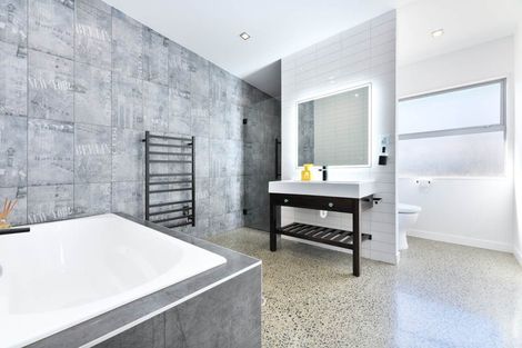 Photo of property in 7 Wicklam Lane, Greenhithe, Auckland, 0632