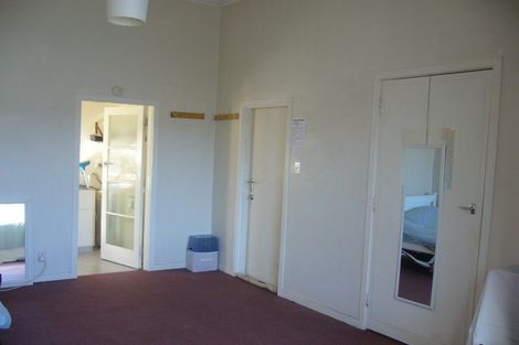 Photo of property in 4 Hawker Street, Mount Victoria, Wellington, 6011