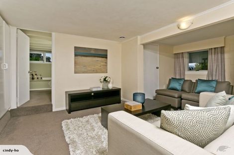 Photo of property in 1 Lynn Road, Bayview, Auckland, 0629