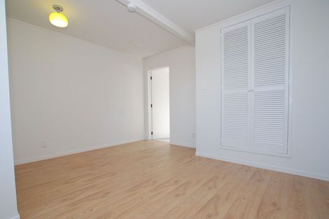 Photo of property in 21 Camrose Place, Glenfield, Auckland, 0629