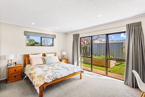 Photo of property in 31 Hadleigh Court, Paraparaumu, 5032