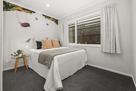 Photo of property in 10 Weatherdeck Close, Whitby, Porirua, 5024