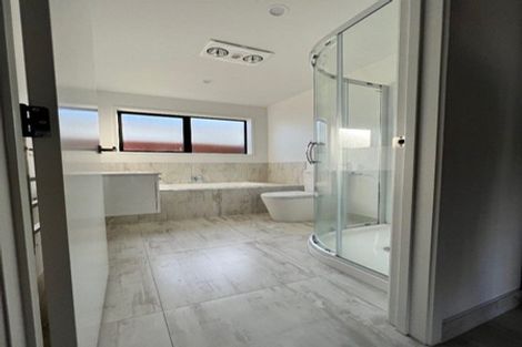 Photo of property in 5 Poutawa Lane, Clarks Beach, 2122