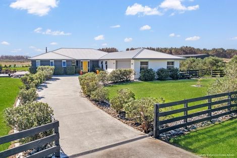 Photo of property in 3 Carex Grove, Foxton Beach, Foxton, 4815