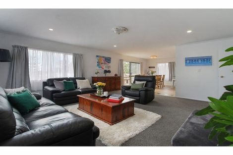 Photo of property in 4/5 Anne Road, Hillcrest, Auckland, 0627