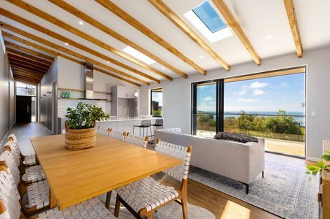 Photo of property in 63 Moncks Spur Road, Redcliffs, Christchurch, 8081