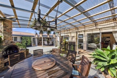 Photo of property in 92 Whatawhata Road, Dinsdale, Hamilton, 3204