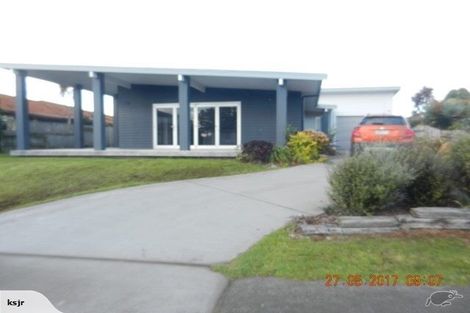 Photo of property in 10 Paradise Point Place, One Tree Point, 0118