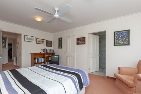 Photo of property in 90 Realm Drive, Paraparaumu, 5032