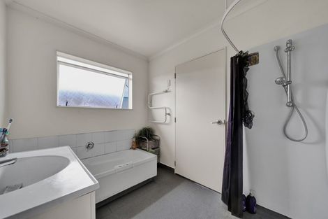 Photo of property in 5 Warwick Road, Stratford, 4332