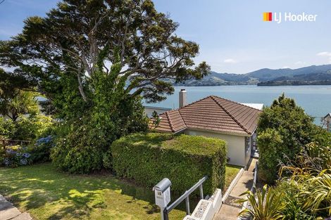 Photo of property in 35 Oxley Crescent, Broad Bay, Dunedin, 9014
