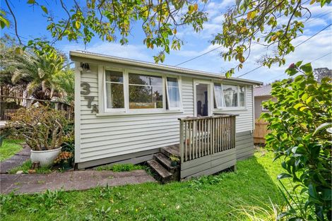 Photo of property in 37 Makiri Street, Helensville, 0800