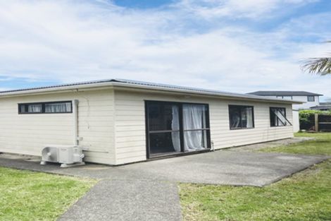 Photo of property in 20 Fiesta Drive, Half Moon Bay, Auckland, 2012