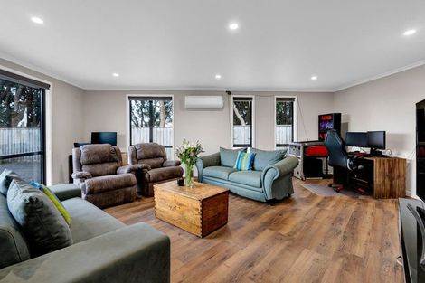 Photo of property in 25b Dolphin Parade, Bell Block, New Plymouth, 4312