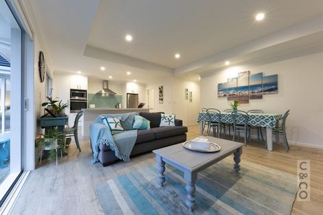 Photo of property in 5 Walnut Road, Riverhead, 0820