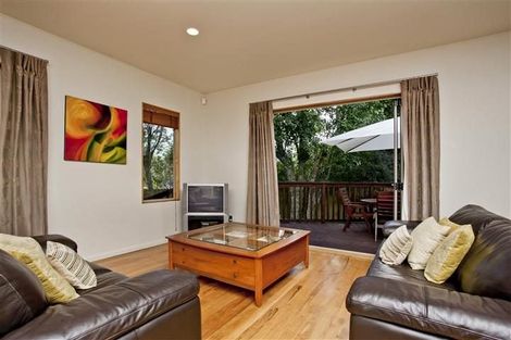 Photo of property in 2/190 East Coast Road, Forrest Hill, Auckland, 0620