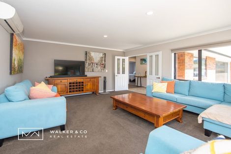 Photo of property in 48 Percy Kinsman Crescent, Riverstone Terraces, Upper Hutt, 5018